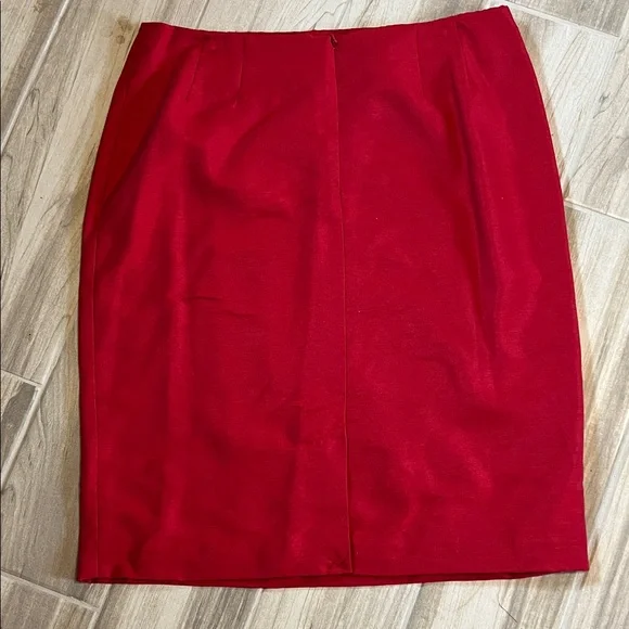 Women's Scarlet Suit - Picture 5 of 7